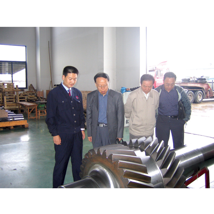 中國(guó)齒輪協(xié)會(huì)秘書(shū)長(zhǎng)王聲堂視察天山重工